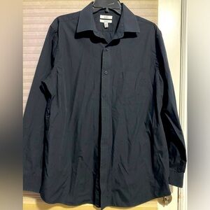 TWO Mens long sleeve dress shirts 🎁FREE GIFT WITH EVERY PURCHASE 🎉🎁‎